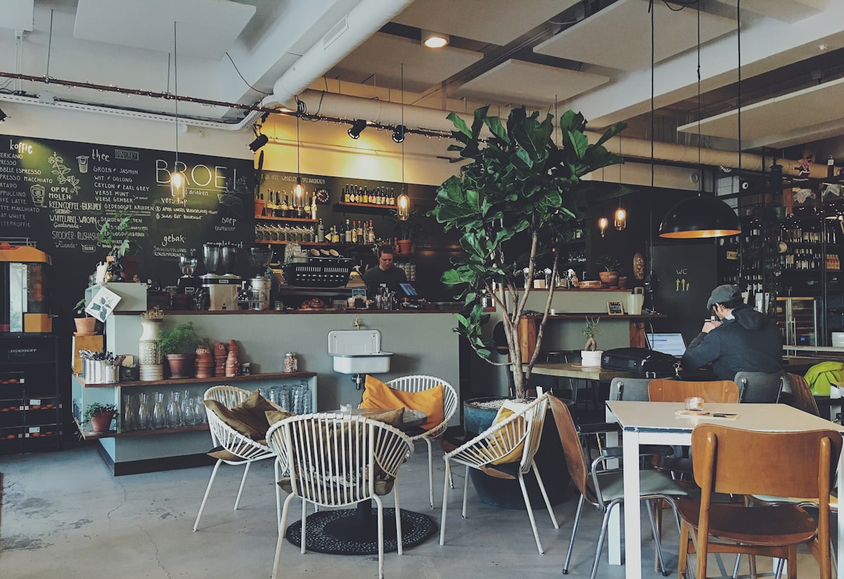 Food Court & Cafeterias
