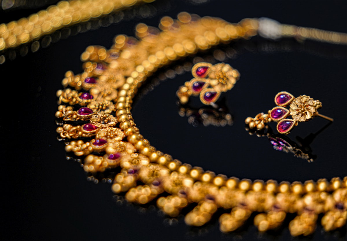 Queen's Charm Necklace
